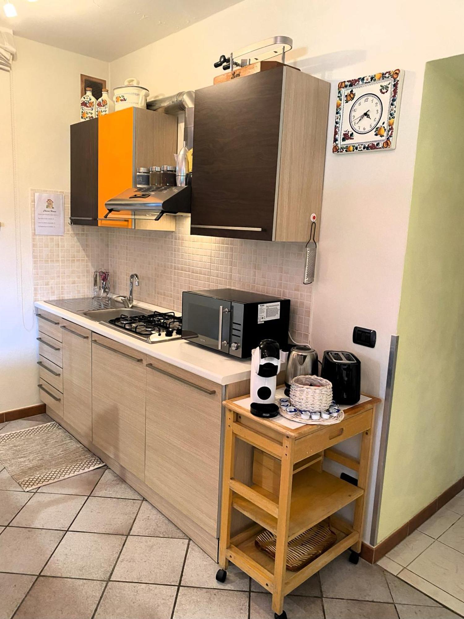Chiara House Apartment Barga Bagian luar foto
