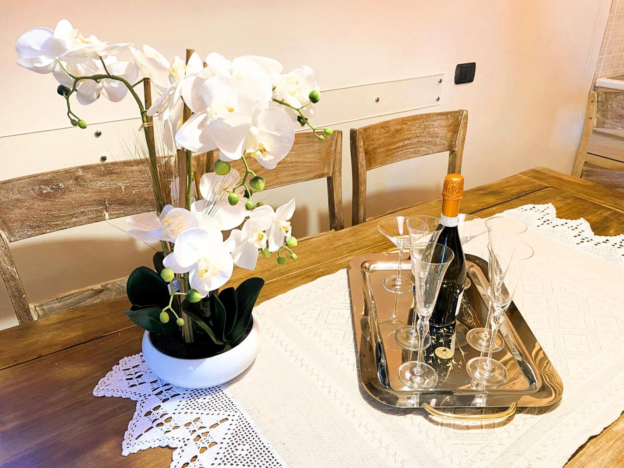 Chiara House Apartment Barga Bagian luar foto