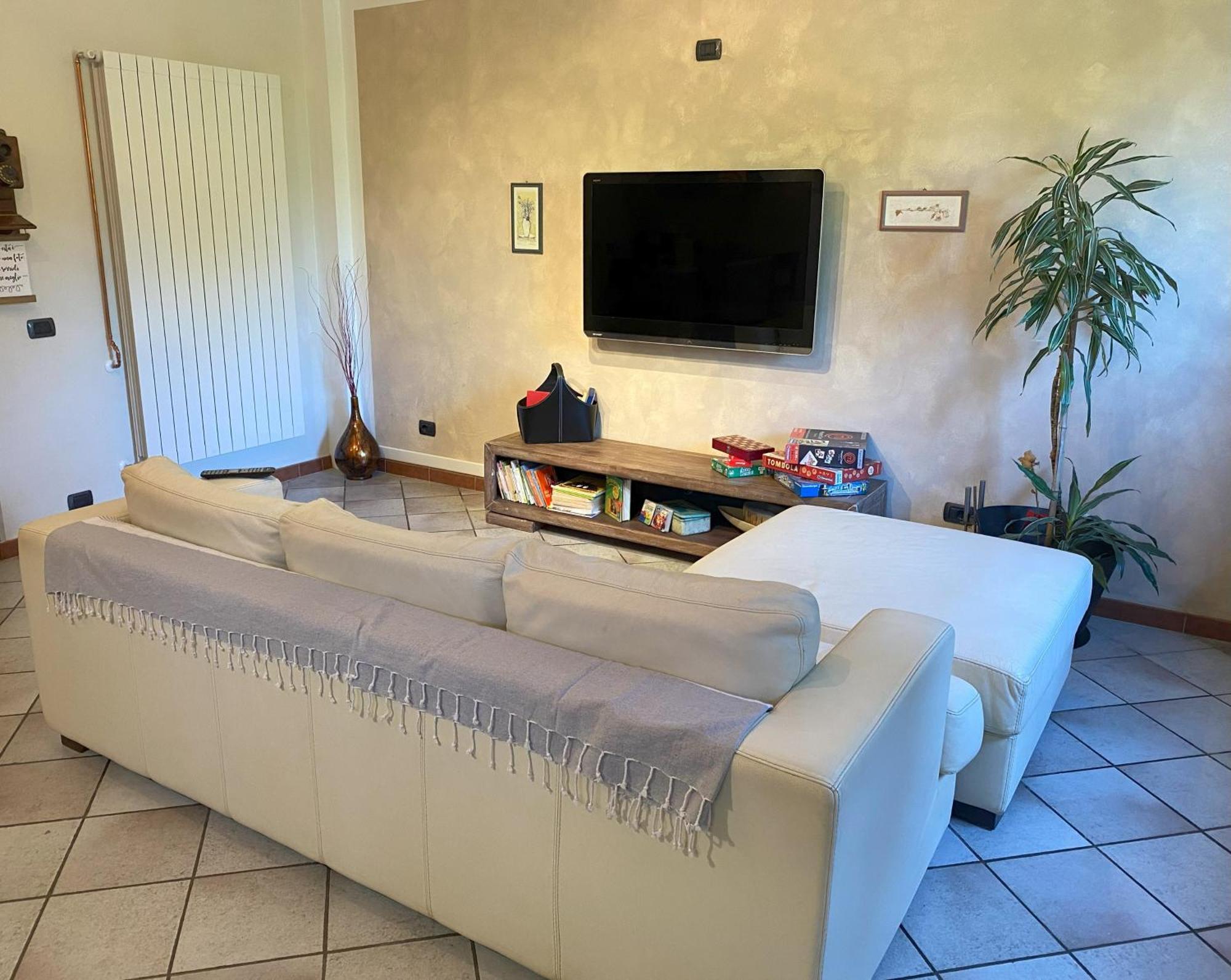 Chiara House Apartment Barga Bagian luar foto