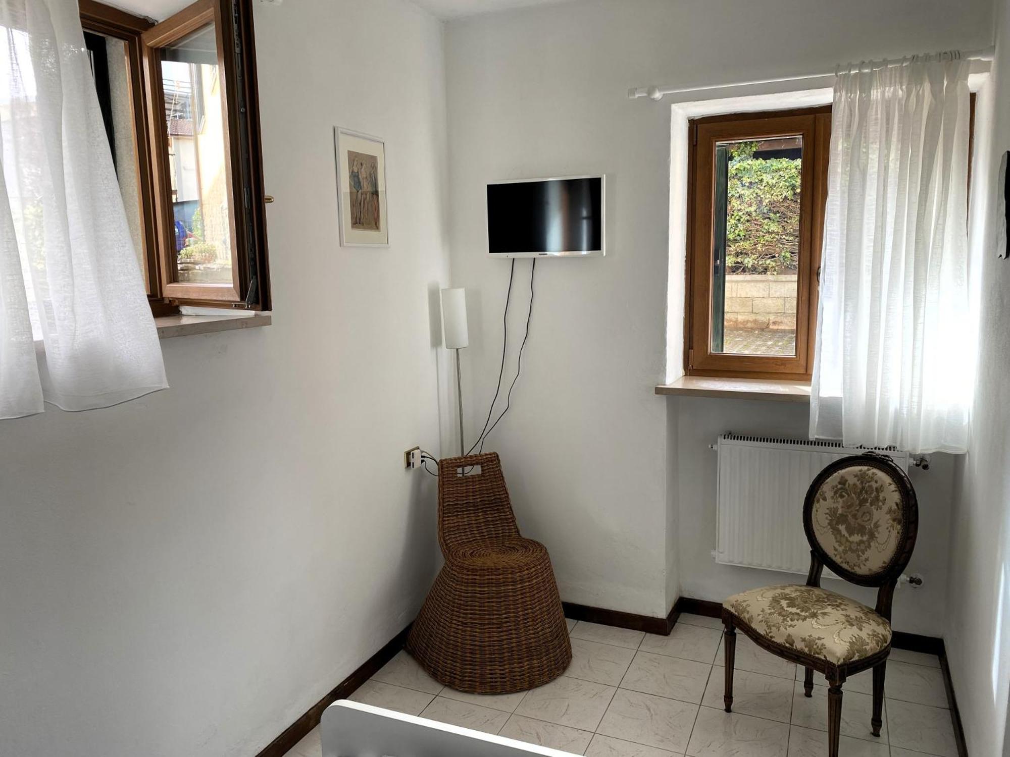 Chiara House Apartment Barga Bagian luar foto