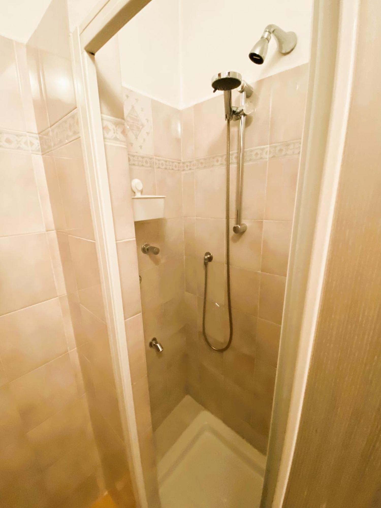 Chiara House Apartment Barga Bagian luar foto