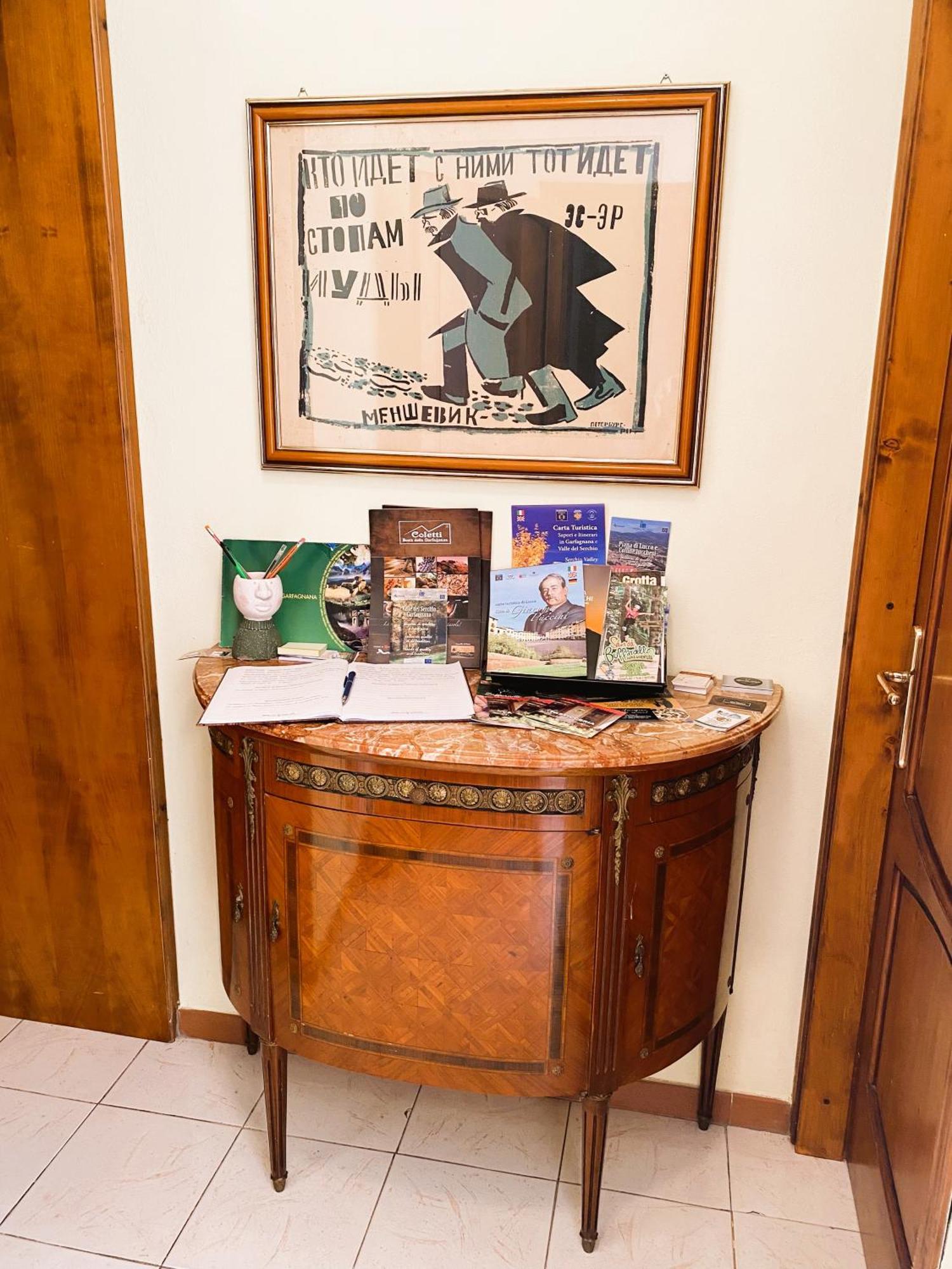 Chiara House Apartment Barga Bagian luar foto